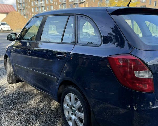 Синій Шкода Фабія, об'ємом двигуна 1.6 л та пробігом 271 тис. км за 4999 $, фото 4 на Automoto.ua