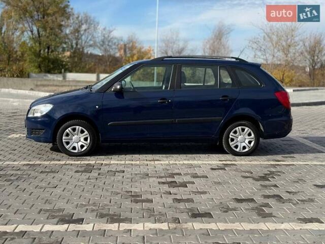 Шкода Фабия 2011 в Кривом Роге на Automoto.ua Синий Шкода Фабия, объемом двигателя 1.6 л и пробегом 216 тыс. км за 6100 $, фото 3 на Automoto.ua