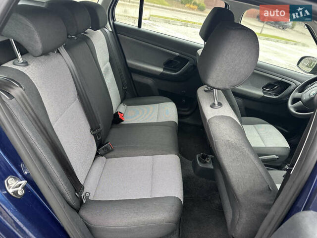 Синий Шкода Фабия, объемом двигателя 1.2 л и пробегом 232 тыс. км за 3999 $, фото 14 на Automoto.ua