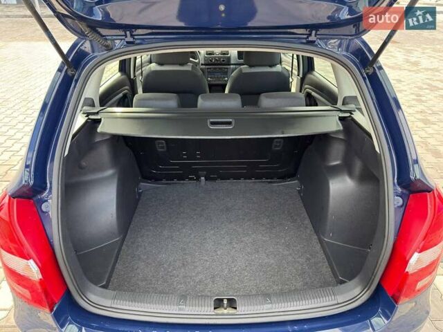Шкода Фабия 2011 в Кривом Роге на Automoto.ua Синий Шкода Фабия, объемом двигателя 1.6 л и пробегом 216 тыс. км за 6100 $, фото 14 на Automoto.ua