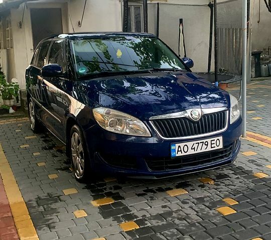 Синий Шкода Фабия, объемом двигателя 16 л и пробегом 302 тыс. км за 6500 $, фото 1 на Automoto.ua