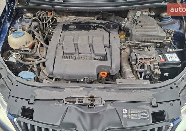 Синий Шкода Фабия, объемом двигателя 1.2 л и пробегом 212 тыс. км за 5000 $, фото 14 на Automoto.ua