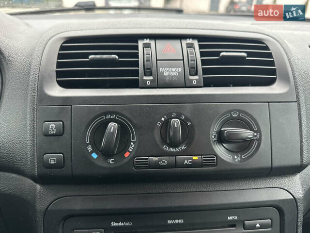 Синий Шкода Фабия, объемом двигателя 1.2 л и пробегом 232 тыс. км за 3999 $, фото 50 на Automoto.ua