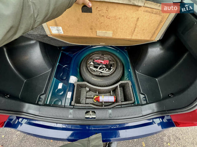 Шкода Фабия 2011 в Кривом Роге на Automoto.ua Синий Шкода Фабия, объемом двигателя 1.6 л и пробегом 216 тыс. км за 5999 $, фото 8 на Automoto.ua