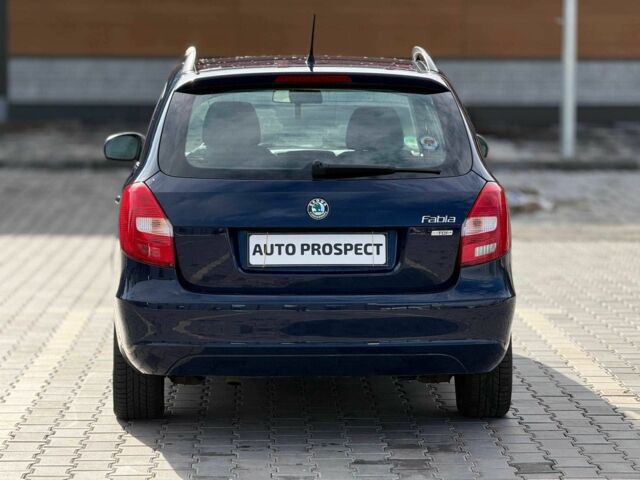 Шкода Фабия 2011 в Кривом Роге на Automoto.ua Синий Шкода Фабия, объемом двигателя 1.6 л и пробегом 216 тыс. км за 6100 $, фото 5 на Automoto.ua