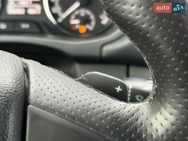 Синий Шкода Фабия, объемом двигателя 1.39 л и пробегом 237 тыс. км за 8450 $, фото 45 на Automoto.ua