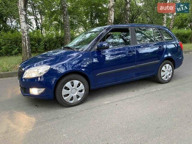 Синий Шкода Фабия, объемом двигателя 1.6 л и пробегом 385 тыс. км за 5100 $, фото 4 на Automoto.ua