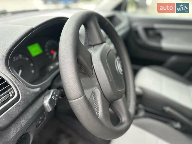 Синий Шкода Фабия, объемом двигателя 1.2 л и пробегом 232 тыс. км за 3999 $, фото 27 на Automoto.ua