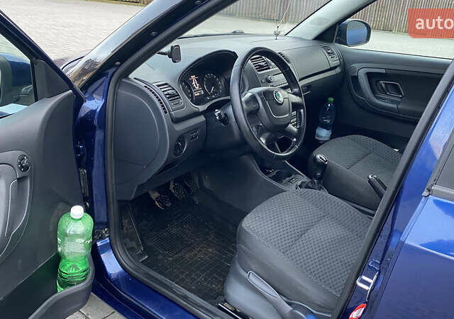 Синий Шкода Фабия, объемом двигателя 1.2 л и пробегом 212 тыс. км за 5200 $, фото 9 на Automoto.ua
