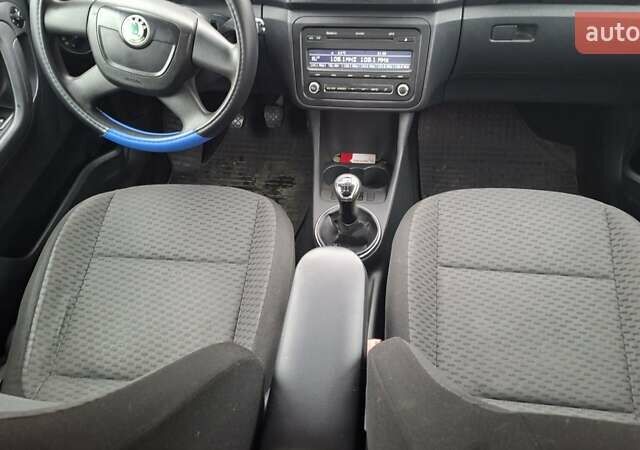 Синий Шкода Фабия, объемом двигателя 1.2 л и пробегом 212 тыс. км за 5000 $, фото 10 на Automoto.ua