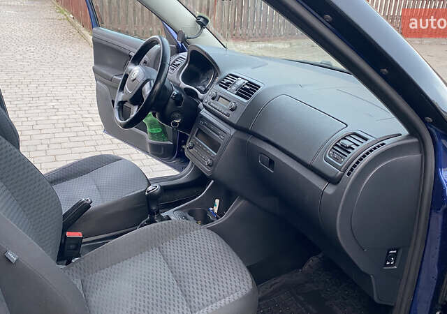 Синий Шкода Фабия, объемом двигателя 1.2 л и пробегом 212 тыс. км за 5200 $, фото 8 на Automoto.ua