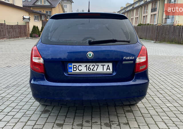 Синий Шкода Фабия, объемом двигателя 1.2 л и пробегом 212 тыс. км за 5200 $, фото 4 на Automoto.ua