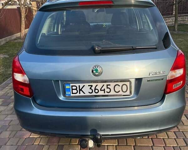 Синій Шкода Фабія, об'ємом двигуна 1.2 л та пробігом 191 тис. км за 6100 $, фото 3 на Automoto.ua