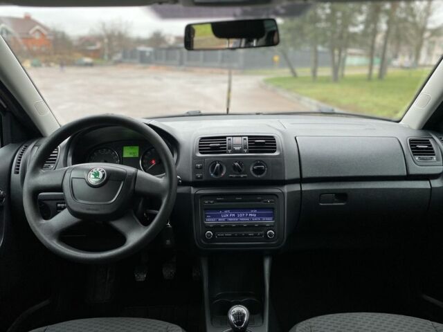 Синий Шкода Фабия, объемом двигателя 0 л и пробегом 185 тыс. км за 6000 $, фото 5 на Automoto.ua