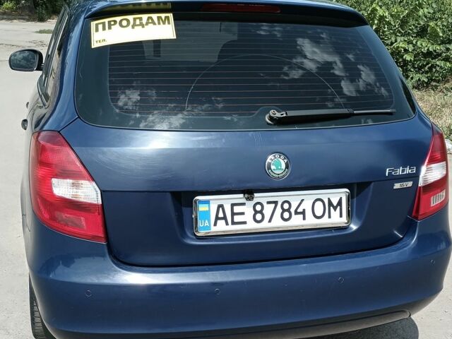 Синий Шкода Фабия, объемом двигателя 1.4 л и пробегом 216 тыс. км за 5000 $, фото 2 на Automoto.ua