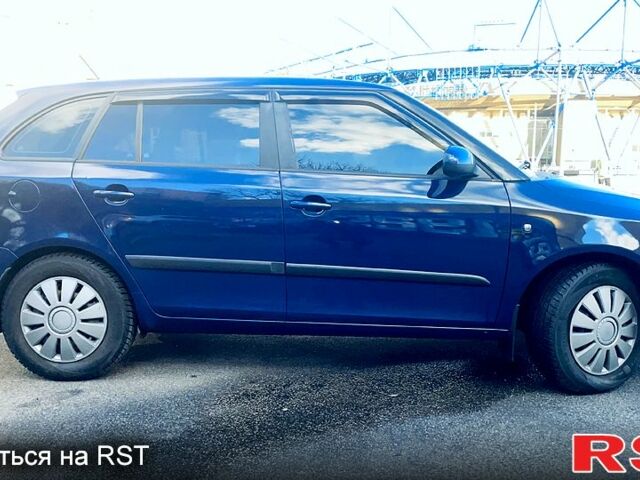 Синий Шкода Фабия, объемом двигателя 16 л и пробегом 235 тыс. км за 6500 $, фото 3 на Automoto.ua