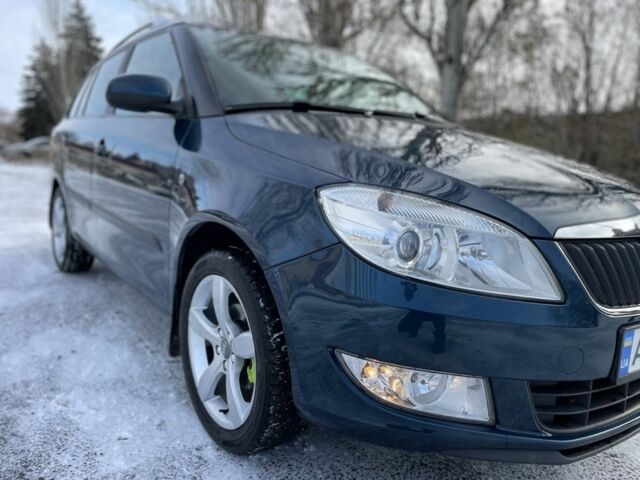 Синий Шкода Фабия, объемом двигателя 1.2 л и пробегом 270 тыс. км за 6500 $, фото 2 на Automoto.ua