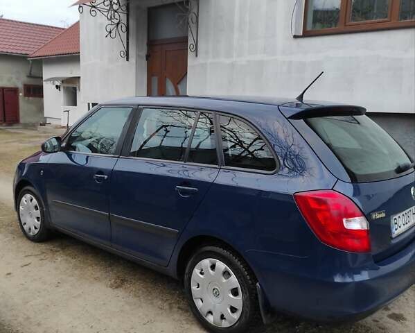 Синий Шкода Фабия, объемом двигателя 1.6 л и пробегом 220 тыс. км за 6000 $, фото 3 на Automoto.ua