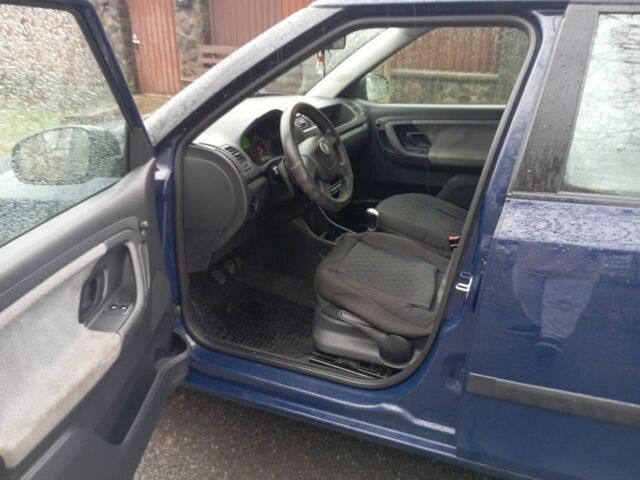 Синій Шкода Фабія, об'ємом двигуна 0 л та пробігом 222 тис. км за 4999 $, фото 2 на Automoto.ua