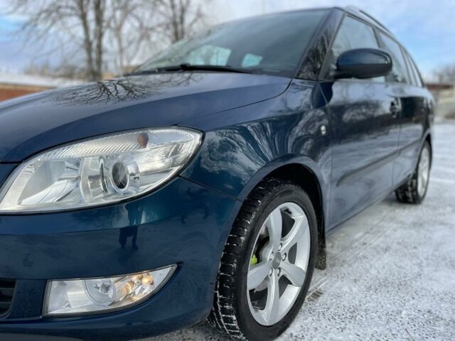 Синий Шкода Фабия, объемом двигателя 1.2 л и пробегом 270 тыс. км за 6500 $, фото 3 на Automoto.ua