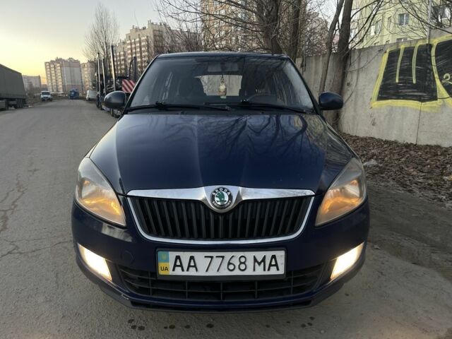 Синій Шкода Фабія, об'ємом двигуна 1.4 л та пробігом 380 тис. км за 5099 $, фото 1 на Automoto.ua