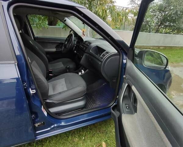 Синій Шкода Фабія, об'ємом двигуна 1.2 л та пробігом 273 тис. км за 4900 $, фото 10 на Automoto.ua