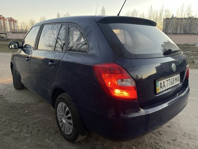Синій Шкода Фабія, об'ємом двигуна 1.4 л та пробігом 380 тис. км за 5099 $, фото 6 на Automoto.ua