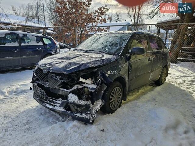 Синий Шкода Фабия, объемом двигателя 1.39 л и пробегом 250 тыс. км за 2600 $, фото 5 на Automoto.ua