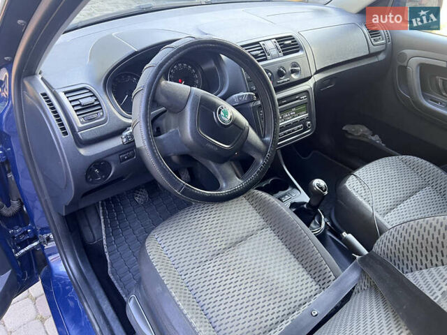 Синий Шкода Фабия, объемом двигателя 1.2 л и пробегом 217 тыс. км за 5800 $, фото 9 на Automoto.ua