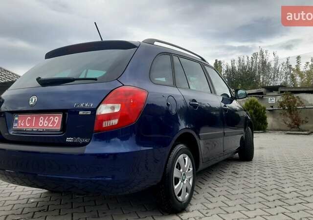 Синий Шкода Фабия, объемом двигателя 1.2 л и пробегом 180 тыс. км за 5850 $, фото 2 на Automoto.ua