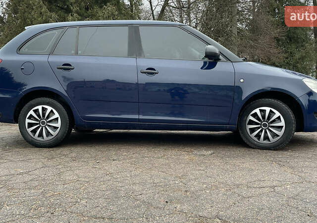 Синій Шкода Фабія, об'ємом двигуна 1.39 л та пробігом 270 тис. км за 5200 $, фото 5 на Automoto.ua