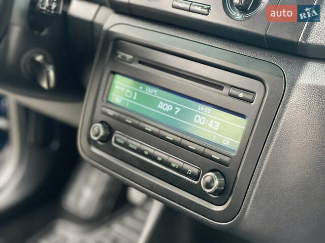 Синій Шкода Фабія, об'ємом двигуна 1.6 л та пробігом 317 тис. км за 5800 $, фото 24 на Automoto.ua