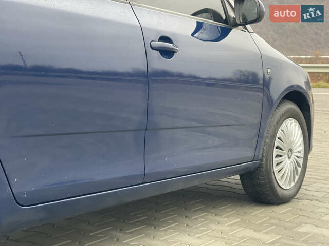 Синій Шкода Фабія, об'ємом двигуна 1.6 л та пробігом 317 тис. км за 5800 $, фото 7 на Automoto.ua