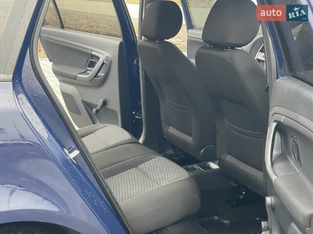 Синій Шкода Фабія, об'ємом двигуна 1.6 л та пробігом 317 тис. км за 5800 $, фото 18 на Automoto.ua