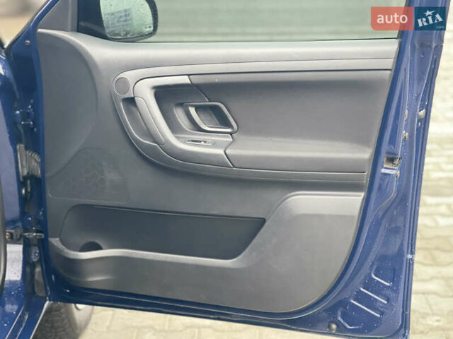 Синій Шкода Фабія, об'ємом двигуна 1.6 л та пробігом 317 тис. км за 5800 $, фото 23 на Automoto.ua