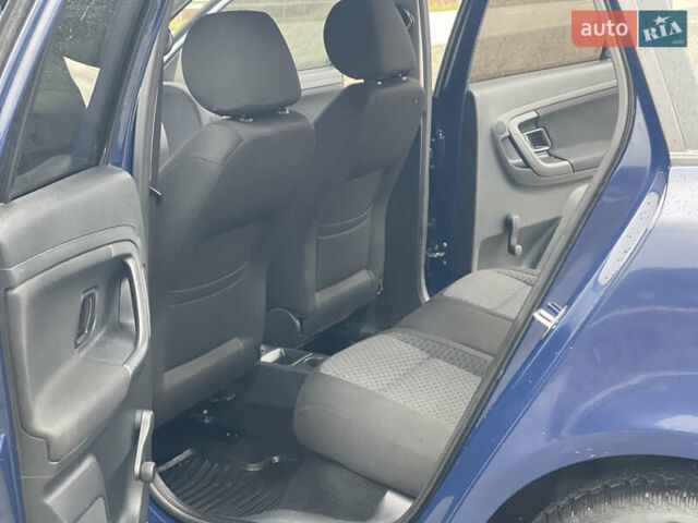 Синій Шкода Фабія, об'ємом двигуна 1.6 л та пробігом 317 тис. км за 5800 $, фото 16 на Automoto.ua