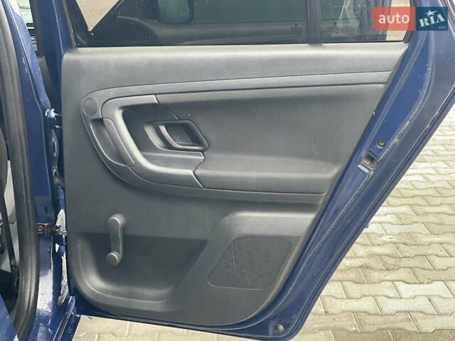 Синій Шкода Фабія, об'ємом двигуна 1.6 л та пробігом 317 тис. км за 5800 $, фото 19 на Automoto.ua