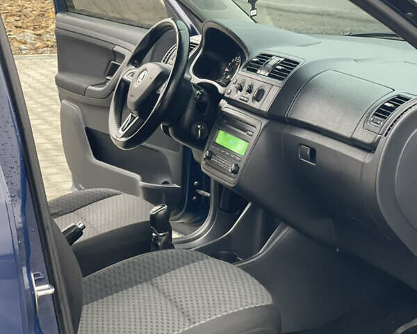 Синій Шкода Фабія, об'ємом двигуна 1.6 л та пробігом 317 тис. км за 5800 $, фото 20 на Automoto.ua