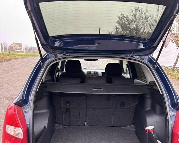 Синий Шкода Фабия, объемом двигателя 1.6 л и пробегом 268 тыс. км за 6300 $, фото 7 на Automoto.ua