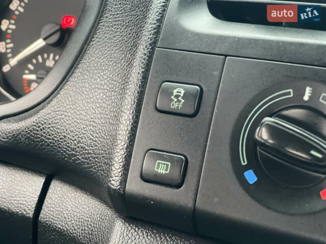 Синій Шкода Фабія, об'ємом двигуна 1.6 л та пробігом 317 тис. км за 5800 $, фото 26 на Automoto.ua