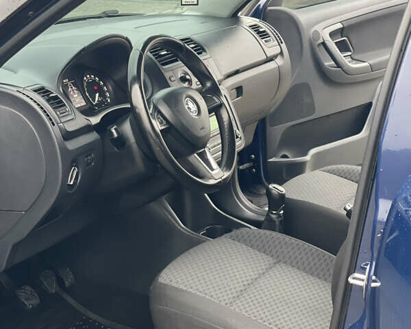 Синій Шкода Фабія, об'ємом двигуна 1.6 л та пробігом 317 тис. км за 5800 $, фото 9 на Automoto.ua