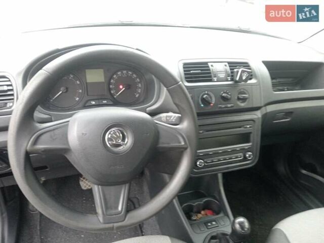 Синий Шкода Фабия, объемом двигателя 1.2 л и пробегом 133 тыс. км за 6200 $, фото 13 на Automoto.ua