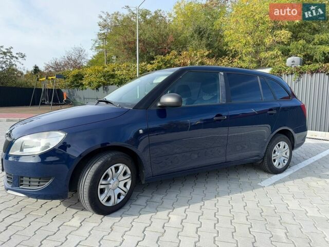 Синій Шкода Фабія, об'ємом двигуна 1.6 л та пробігом 185 тис. км за 6450 $, фото 2 на Automoto.ua