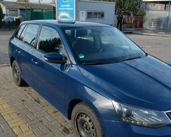 Шкода Фабия 2015 в Харькове на Automoto.ua Синий Шкода Фабия, объемом двигателя 1.4 л и пробегом 285 тыс. км за 7500 $, фото 1 на Automoto.ua