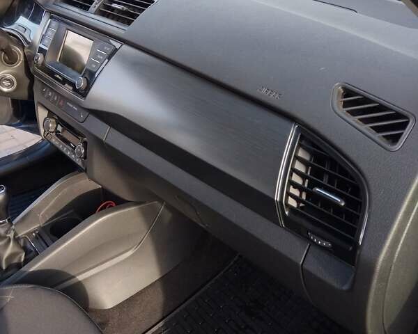 Шкода Фабия 2015 в Харькове на Automoto.ua Синий Шкода Фабия, объемом двигателя 1.4 л и пробегом 285 тыс. км за 7500 $, фото 12 на Automoto.ua