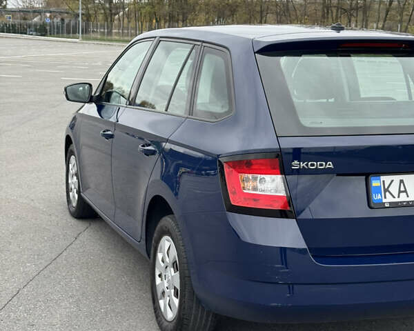 Синий Шкода Фабия, объемом двигателя 1.2 л и пробегом 140 тыс. км за 7800 $, фото 5 на Automoto.ua