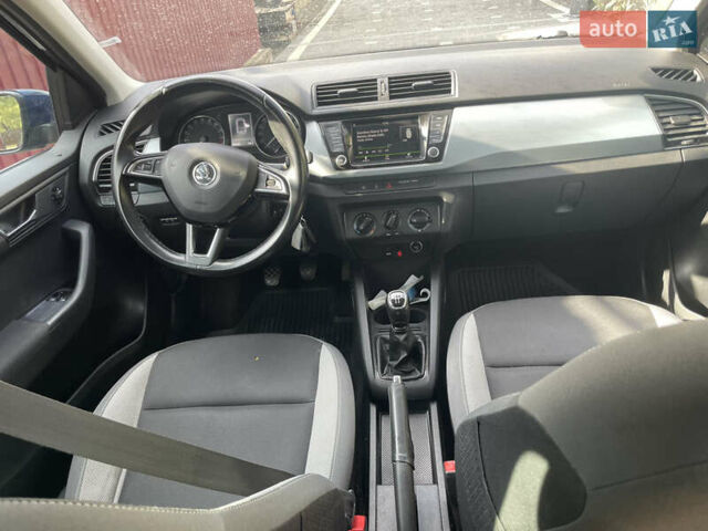 Синій Шкода Фабія, об'ємом двигуна 1.42 л та пробігом 316 тис. км за 7500 $, фото 8 на Automoto.ua