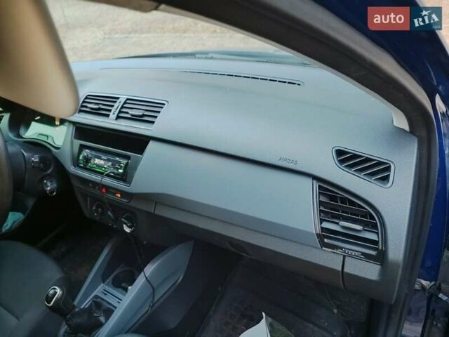 Синій Шкода Фабія, об'ємом двигуна 1.2 л та пробігом 216 тис. км за 6650 $, фото 10 на Automoto.ua