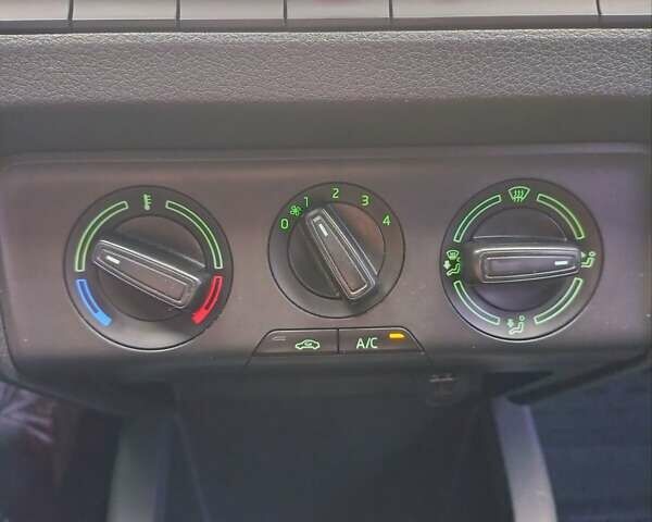 Синий Шкода Фабия, объемом двигателя 1.2 л и пробегом 128 тыс. км за 6999 $, фото 20 на Automoto.ua