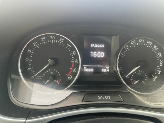 Синій Шкода Фабія, об'ємом двигуна 1.4 л та пробігом 315 тис. км за 7500 $, фото 14 на Automoto.ua